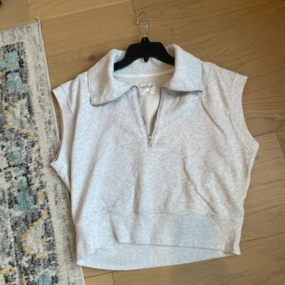 Abercrombie & Fitch Soft Fleece Cropped Quarter Zip Sleeveless Size Medium - Picture 4 of 4